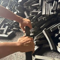 Charbon de bois en briquettes carrées de qualité A pour la restauration commerciale, respectueux de l'environnement, à haute teneur en cendres, 7800 Kcal/kg, prix unitaire en vrac par tonne