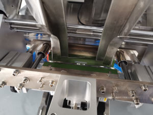 Máquina Empacadora de Mascarillas Faciales Semiautomática Yunqingtech, Máquina de Llenado y Sellado de Bebidas y Aceites, Alta Velocidad de Empaque, Neumática - Product Image 3