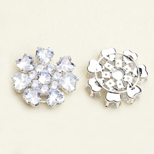 Fivela de Strass de Cristal Zircônia Coração Brilhante com Base Plana, Acessório de Alta Qualidade para Broche de Terno Formal, Jaqueta, Sapatos e Bolsas DIY - Product Image 4