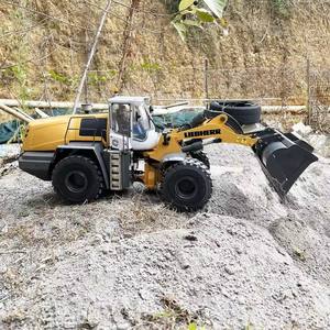 1/14 रिमोट कंट्रोल हाइड्रोलिक लोडर ट्रैक लोडर ट्रैक लोडर धातु मॉडल लाइट साउंड सिस्टम आरटीसी कारों 580 लोडर के लिए शामिल - Product Image 1