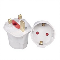 Adaptador de corriente UK 13A Adaptador de viaje de enchufe único EU UK Convertidor Enchufe Cargador Características DE SEGURIDAD Material de PC Hogar OEM Personalizable
