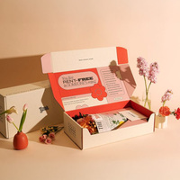 Enveloppe de cadeau de fleurs imprimée sur mesure avec brillant UV et poignées découpées pour emballage de vente au détail de bouquet de la Saint-Valentin