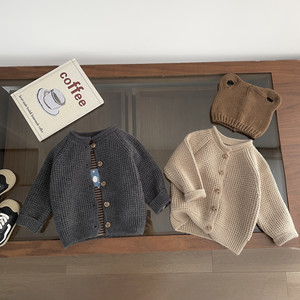 Ropa coreana importada para niños, cárdigan de punto de otoño para niños pequeños, suéter decorado con botones bonitos a la moda para salidas - Product Image 2