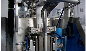 Machine d'emballage de sachets multi-voies 1g 2g 5g 10g Lait Thé Poudre Jus Poudre <span class=keywords><strong>Haricot</strong></span> Stickpack Sac - Product Image 2