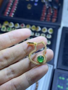 Pendientes Clásicos de Perlas en Forma de Calabaza Chapados en Oro para Mujer, con Diseño de Mariposa de Moda y Engaste de Diamantes en Bisel, Estilo Casual y Natural - Product Image 3