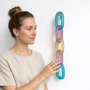 Colección Artesanal: Escultura de Resina con Cadena, Arte de Forma Irregular, Decoración para el Hogar, Impermeable, Diseño Artístico Hecho a Mano, a la Moda - Product Image 1