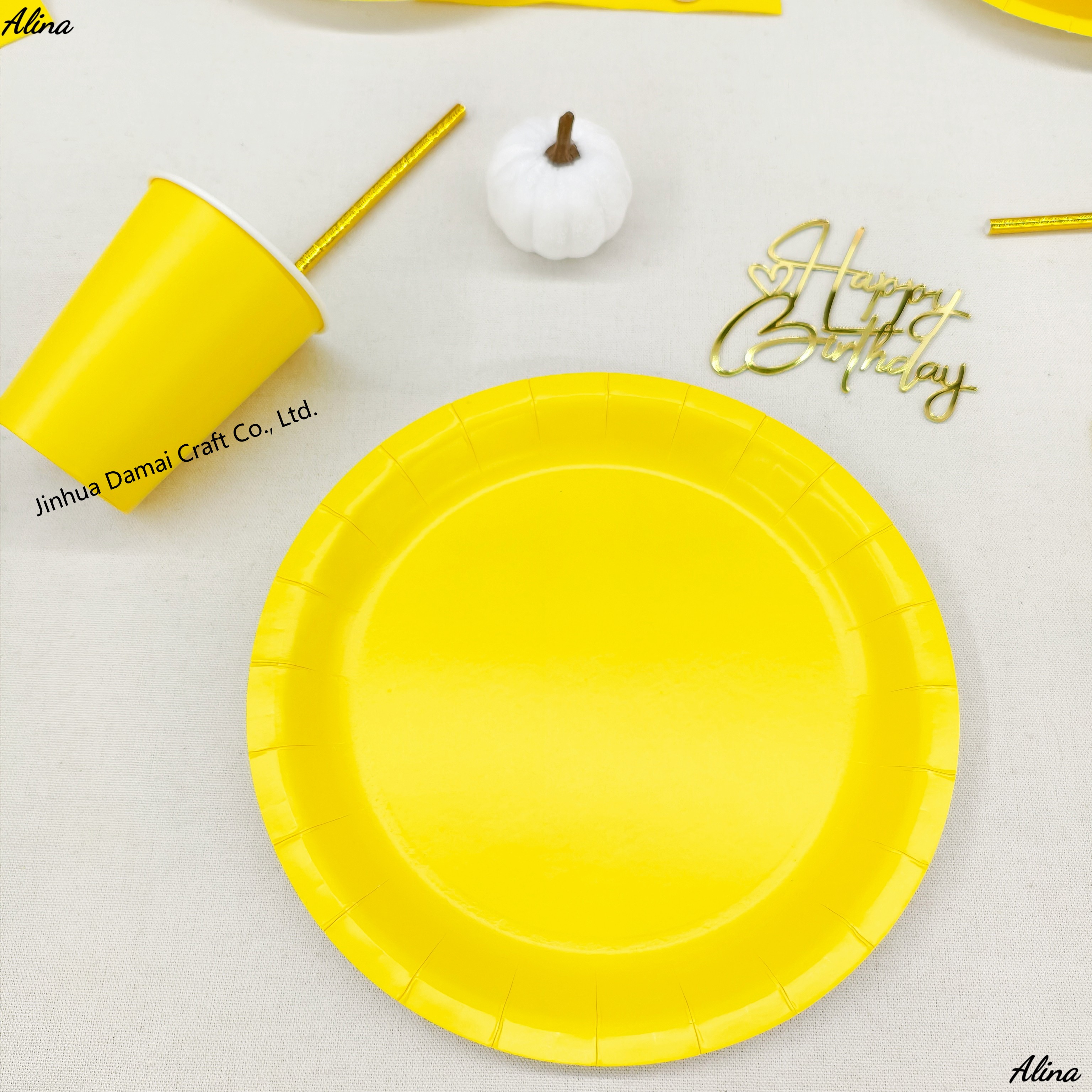 จานสีเหลือง ขนาด 9 นิ้ว * 10 ชิ้น