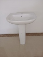 WC avec piédestal et lavabo intégré, prix compétitif, pour grossistes en sanitaires, suite de sanitaires