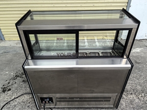 Vitrine Réfrigérée Commerciale pour Glaces Italiennes et Gelato avec Verre Courbé, Modèle YT-Suprema-08, En Stock aux États-Unis - Product Image 3