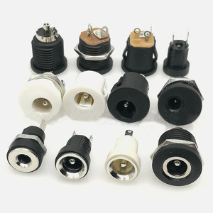 ปลั๊กไฟ DC ตัวเมีย รุ่น DC-022 ขนาด 5.5*2.1/2.5 พร้อมเกลียว จากโรงงานโดยตรง - Product Image 1