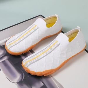 Chaussures de sport décontractées unisexe personnalisables avec logo, style pieds nus, pour yoga, printemps, en maille respirante, à talon plat, avec embout large, souples pour la marche et la course - Product Image 2