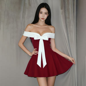 Robe de fête mini asymétrique à blocs de couleur unie, style européen et américain, pour Noël et le Nouvel An, avec nœud à la taille, coupe ajustée, ligne A - Product Image 2