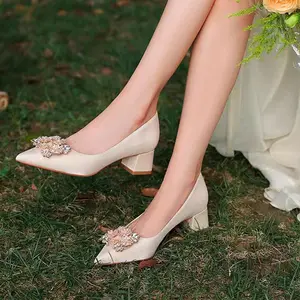 2024 nouvelles chaussures de mariage pointues talons hauts chaussures de mariage talons épais chaussures à talons hauts