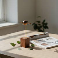Jhisen Mini oiseau volant mignon, compagnon de bureau cinétique en bois éco-responsable fait main, cadeau d'anniversaire pour enfants