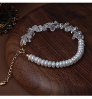 Nouveau style original, design de niche, bracelet unisexe en perles d'eau douce naturelles blanches, patchwork de cristaux, motif cœur, fermoir à ressort