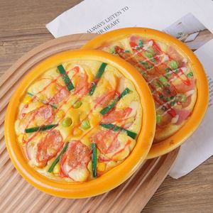 Modèle de nourriture simulée : pizza aux saucisses et crevettes, décoration pour restaurant occidental, accessoires et ornements pour tournages de films et de télévision - Product Image 2