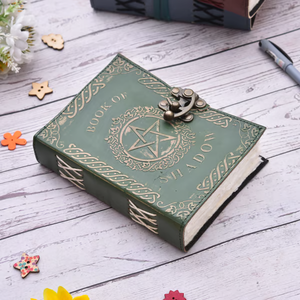 Carnet artisanal premium en cuir texturé crocodile, journal du tisseret, papier à bords festonnés, Grimoire - Product Image 5