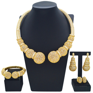 Zhuerrui luxe cubique zircone ensemble de <span class=keywords><strong>bijoux</strong></span> américain boule de diamant ensembles de <span class=keywords><strong>bijoux</strong></span> complets collier Bracelet boucles d'oreilles anneau ensemble de <span class=keywords><strong>bijoux</strong></span> - Product Image 6