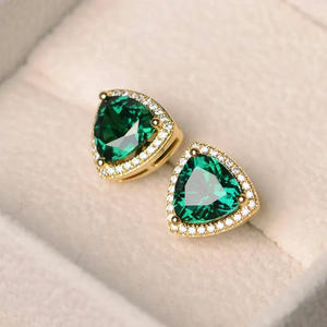 Orecchini in Oro Massiccio 18K con Smeraldo e Diamanti, Taglio Triangolare, Gioielli da Sposa Classici per Donna, Certificati GIA - Product Image 5