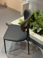 Ensemble de mobilier de restaurant style rétro pour café fast-food : banquette, canapé, table et chaises en bois et cuir