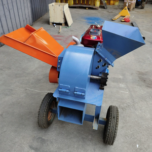 Broyeur à bois avec moteur Loncin, capacité de 4t/h pour le traitement des bûches de bois, couleur bleu et orange - Product Image 1