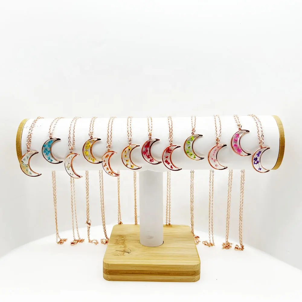 Einfache Mode Multi Color Handmade zierliche Crescent Moon Resin Pressed Flower Anhänger Halskette für Damen