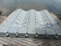 Plateforme flottante en HDPE à triple rouleau de type U pour jet-skis, idéale pour les projets marins (vente en gros)