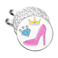 Marqueur de balle de golf en émail souple de forme personnalisée, fabriqué sur mesure par une usine OEM, avec clip pour chapeau, design rempli de couleur rose, pour femmes et jeunes filles golfeuses, idéal comme cadeau.