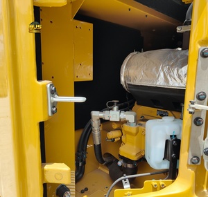 Excavadora de cadenas Caterpillar 307.5 usada, eficiente, de 7.5 toneladas, miniexcavadora para construcción - Product Image 4