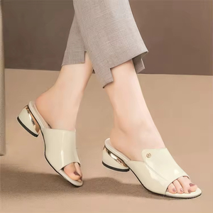 New Women's <b>Shoes</b> With Thick Heeled <b>Shoes</b>, <b>Soft</b> Leather Sandals And Sandals, Fashionable Women's <b>Shoes</b> - Product Image 4