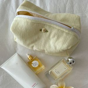 Wholesale Rose Decor Cotton <b>Makeup</b> <b>Bag</b> Customizable <b>Large</b> Capacity Zipper Cosmetic Pouch Cosmetic <b>Bag</b> Portable Storage <b>Bag</b> - Product Image 2