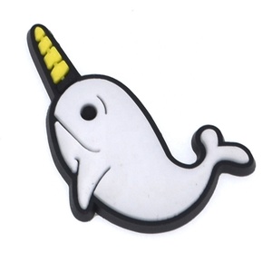 Sabot de même style du concepteur 3d nouveau drapeau personnalisé Jibbitzed décoration sandale animal chaussure charme - Product Image 3