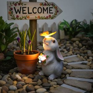 Figurine de lapin en résine à LED solaire écologique, lumineuse, pour jardin, avec papillons et fleurs, décoration extérieure – Meilleure vente - Product Image 1