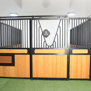 Box per <span class=keywords><strong>Cavalli</strong></span> Prefabbricato Personalizzato in Acciaio Zincato da 3,6 m - Lussuoso Box Portatile da Esterno <span class=keywords><strong>con</strong></span> Tetto in Acciaio - Product Image 6