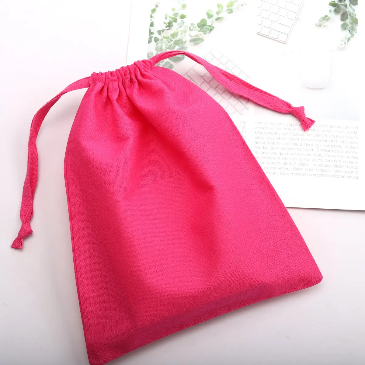 Bolsa de polvo de lino de algodón rojo rosa reutilizable para el cuidado de la piel, bolsa de maquillaje de regalo de algodón de muselina con cordón de lujo