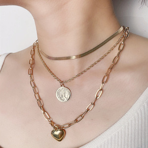 Collar de Tres Capas con Colgante de Corazón en Aleación de Zinc Dorado, Estilo Vintage, Joyería para Mujer - Product Image 1