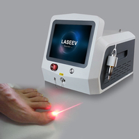 Dispositif de traitement au laser de la polymérisation des ongles