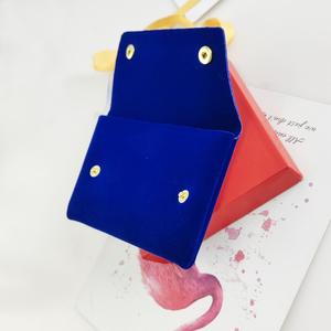 Bolsa de terciopelo de lujo personalizada con solapa y broche de imitación de gamuza para exhibición y empaque de joyas, con logo. - Product Image 4