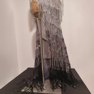 Robe de soirée TianYi à franges en cristal dégradé argent-noir, bustier sans bretelles à motif treillis, longueur ras du sol, costume de scène pour showgirl - Product Image 6