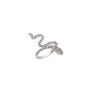 Grensoverschrijdende Hot Spot Drill Winding Snake <span class=keywords><strong>Ring</strong></span> Natuursteen Glas Niche Design Sense Mode Gepersonaliseerde wijsvingerring Oro - Product Image 5