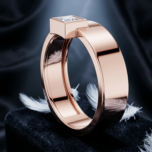 Bague pour homme en or 14 carats, pureté 58,5 %, sertie de diamants de laboratoire taille princesse, design géométrique moderne, vente en gros - Product Image 6