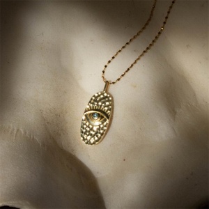 Collar con Colgante de Ojo de Diablo Cuadrado de Acero Inoxidable con Zirconia Ovalada - Product Image 5