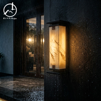 Nouvelle applique murale solaire de style chinois, corps rectangulaire en aluminium, diffuseur en verre trempé étanche pour jardins, villas, extérieur