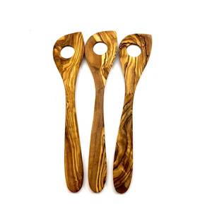 Cucchiaio per risotto in legno d'olivo rustico e durevole - Product Image 2