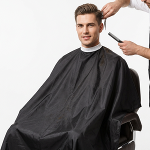 Meilleure Vente : Cape de Coiffure Professionnelle Imperméable, Anti-Adhérente, Antistatique et Confortable pour Salon – Capes Noires - Product Image 1