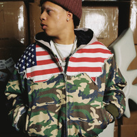 Blouson bomber camouflage rembourré avec appliqué effiloché drapeau USA, fermeture éclair, ODM, 100% coton, capuche intégrée en molleton gris français, personnalisable