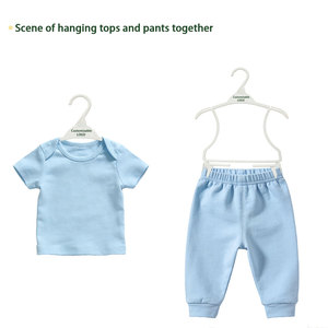 Vente en gros directe d'usine, cintres pour vêtements de bébé personnalisables |   Organisateur de vêtements pour bébé tout-en-un en plastique avec pinces à pantalons - Product Image 6
