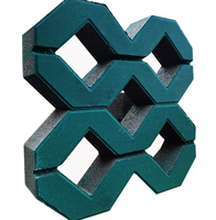 Brique de pavage poreuse en béton à motif traditionnel à huit grilles carrées pour plantation d'herbe, idéale pour les parkings - Vente directe usine