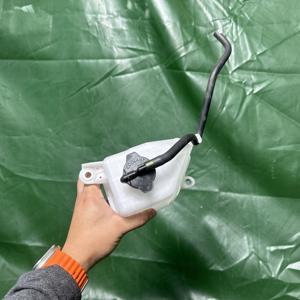 Serbatoio di accumulo <span class=keywords><strong>liquido</strong></span> del <span class=keywords><strong>radiatore</strong></span> 16470-0V100 16470-25041 16470-25042 per TOYOTA CAMRY - Product Image 2