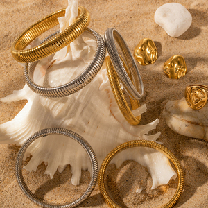 Boucles <span class=keywords><strong>d</strong></span>'oreilles texturées en acier inoxydable plaqué or 18 carats, bracelets en zircon cubique, bracelets manchette flexibles en chaîne serpent bombée - Product Image 5